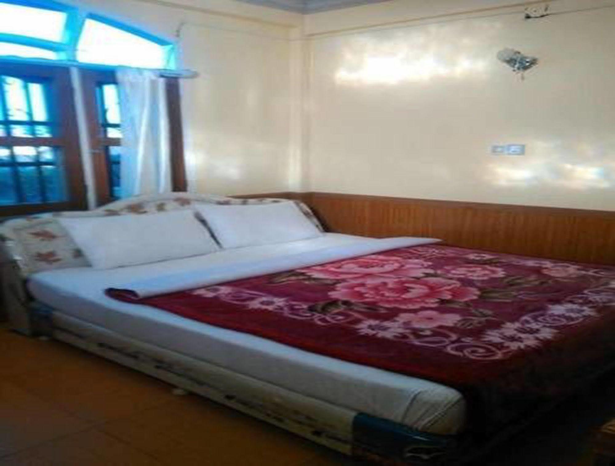 Royal Flower Guest House Pyin Oo Lwin Buitenkant foto